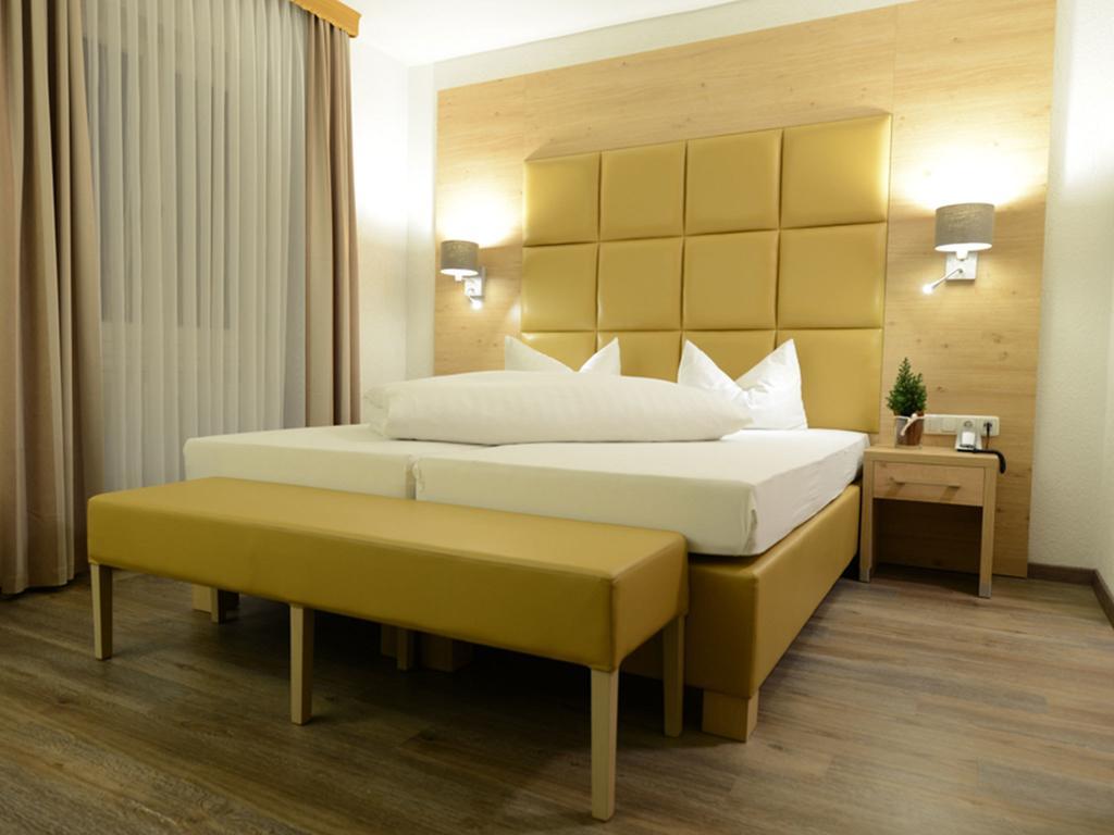 Land-Gut Hotel Zum Loewen Garni Marktheidenfeld Oda fotoğraf