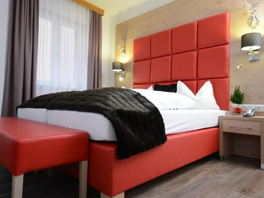 Land-Gut Hotel Zum Loewen Garni Marktheidenfeld Oda fotoğraf