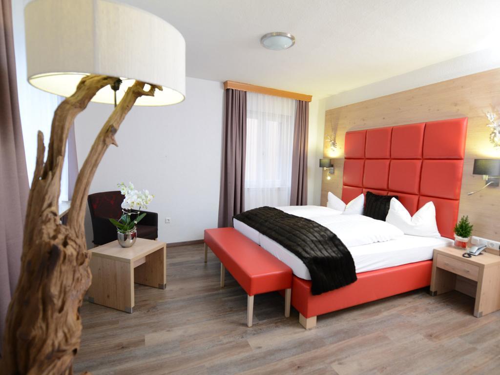 Land-Gut Hotel Zum Loewen Garni Marktheidenfeld Oda fotoğraf
