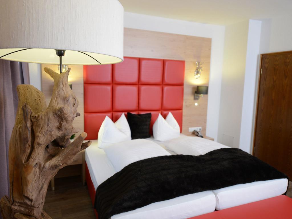 Land-Gut Hotel Zum Loewen Garni Marktheidenfeld Oda fotoğraf