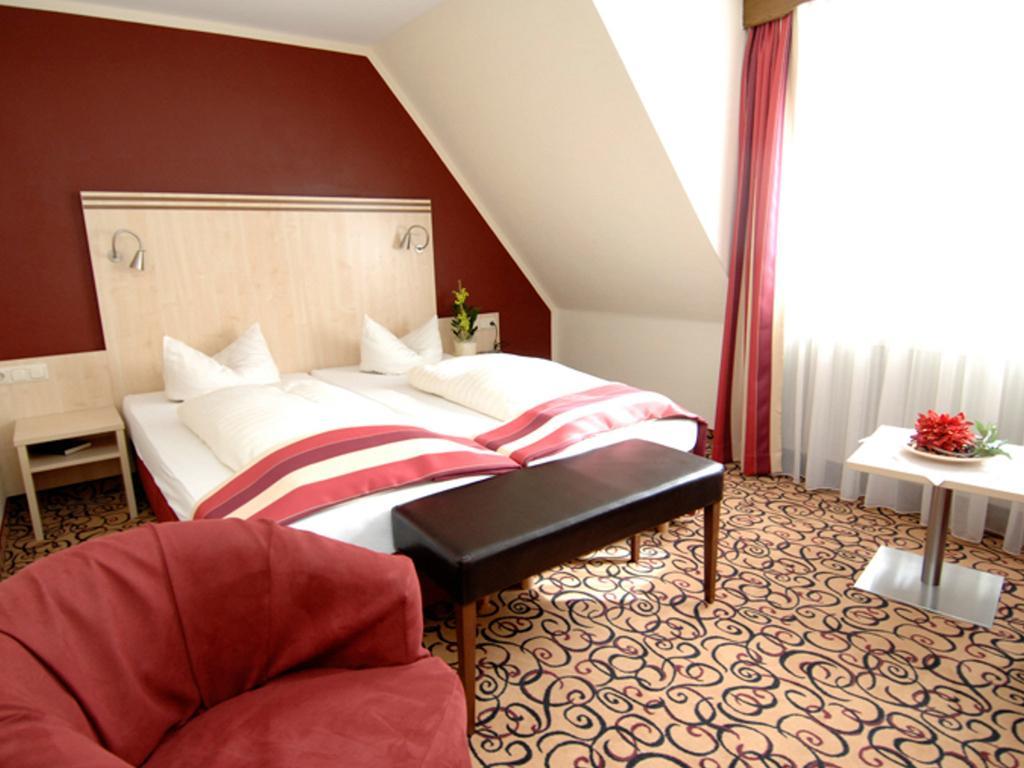 Land-Gut Hotel Zum Loewen Garni Marktheidenfeld Oda fotoğraf