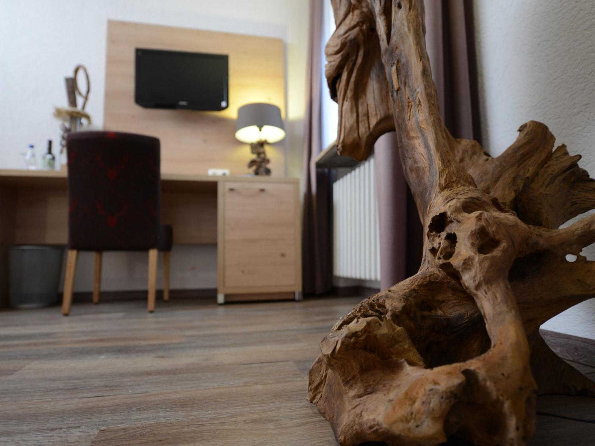 Land-Gut Hotel Zum Loewen Garni Marktheidenfeld Oda fotoğraf